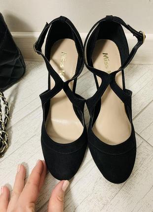 Новые женские базовые классические туфли 39 размер4 фото