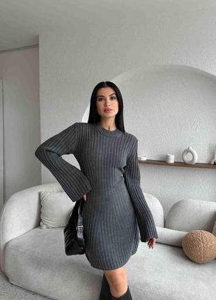 Вязаное платье
