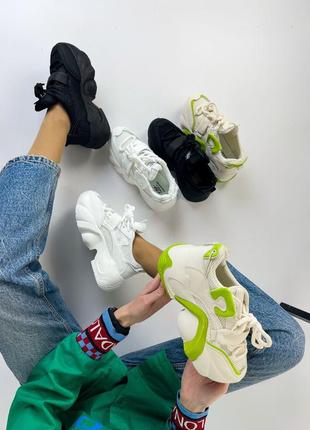 Жіночі стильні кросівки