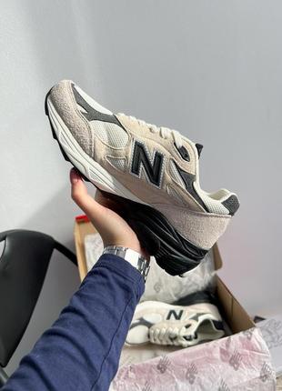 Женские замшевые кроссовки new balance teddy santis x 990v3 made in usa'moonbeam'7 фото