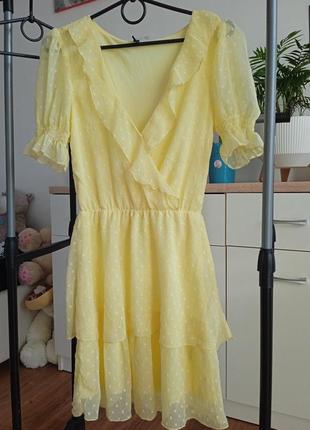 Нежно желтое платье divided