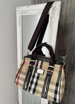 Сумочка burberry lambskin shoulder bag трендова сумочка burberry стилі сумочка з тканини5 фото