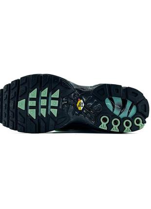 Мужские кроссовки сиои с зеленым в стиле nike air max plus black particle grey vapor green8 фото