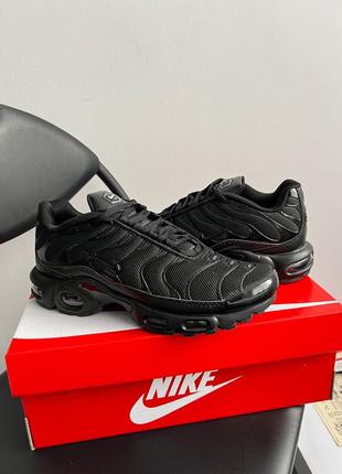 Мужские кроссовки nike air max plus'triple black'2 фото