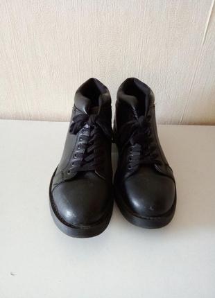 Натуральные кожаные туфли ботинки lc waikiki
43.8 фото