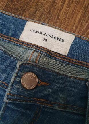 Стильные зауженные джинсы с лампасами reserved denime5 фото