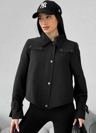 Укороченная куртка прямого кроя черного цвета