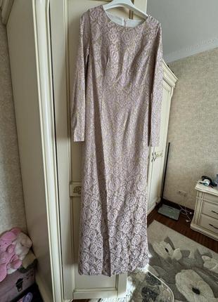 Платье размер м! одевалась один раз!очень красивая ткань переливается