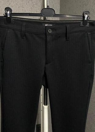 Черные брюки от бренда only&sons3 фото