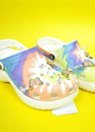 Crocs classic platform tie dye graph clog w3 фото