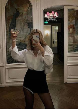 Юбка украшена камнями🖤