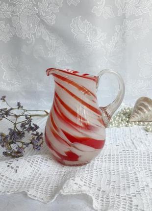 Глечик миниатюра сср красный май гутная техника цветное стекло. советский винтаж