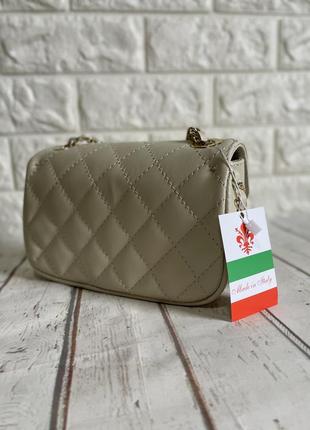 Італійська шкіряна сумочка 🇮🇹 стьогана в стилі шанель світла бежева5 фото