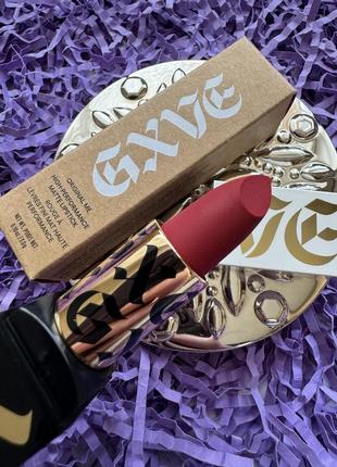 Люксовая помада с бархатно-матовым покрытием gxve by gwen stefani original me high-performance matte lipstick3 фото