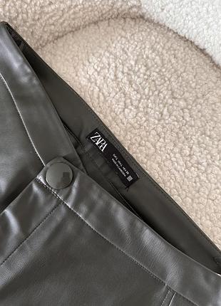 Трендові штани під шкіру від zara