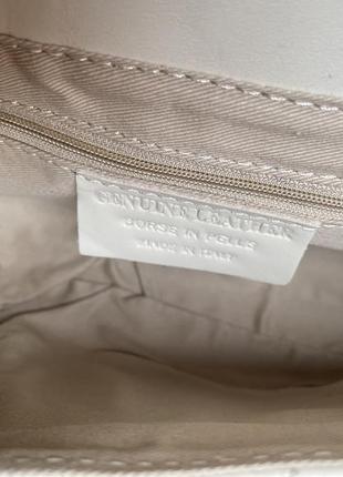 Італійська шкіряна сумочка 🇮🇹 стьогана в стилі шанель світла бежева10 фото