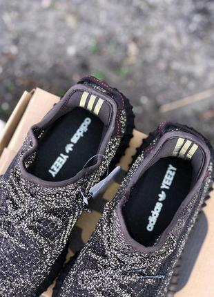 Женские кроссовки adidas yeezy boost 350 v2 black reflective8 фото