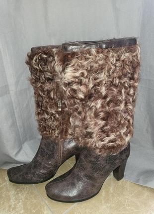 Зимові теплі коричневі чоботи з хутром1 фото