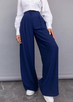 Стильні жіночі штани вільного крою