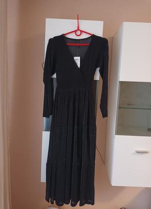 Длинное черное платье с люрексом xs