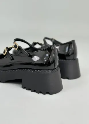 Стильные черные женские туфли весна-осень на массивной подошве, кожаные, кожа наплак/натуральная кожа5 фото
