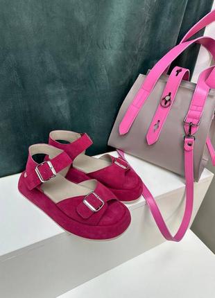 Замшеві босоніжки на застібках8 фото