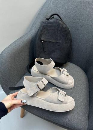 Замшеві босоніжки на застібках6 фото