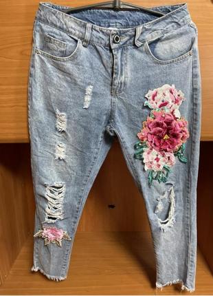 Невероятно красивые джинсы mom с цветами 🌸1 фото