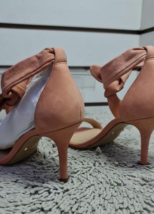 Женские босоножки, туфли на каблуке arezzo оригинал кожа 38р. 5z642 фото