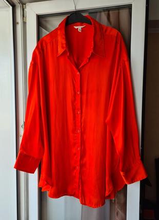 Красивая атласная блуза