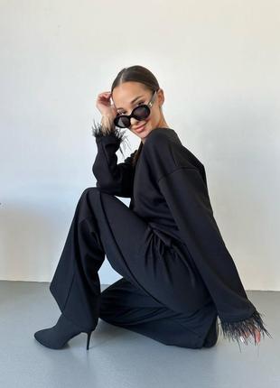 Стильний костюм з пір‘ям чорний білий костюм белый черный с перьями