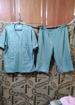 Костюма 👚 блузка і 🩳 бриджі 👩 жіночій.