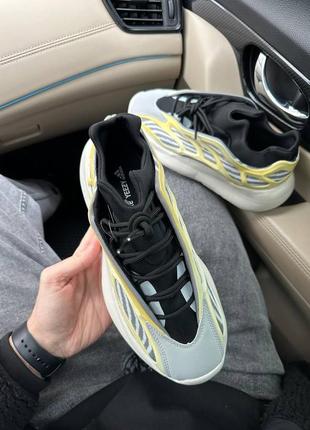 Мужские кроссовки серые с желтым adidas yeezy 700 v3 light grey yellow6 фото