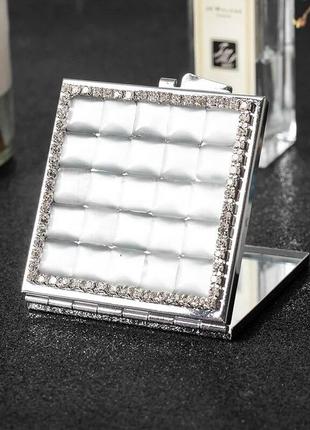 Зеркало карманное