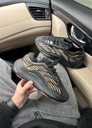 Чоловічі кросівки чорні з помаранчевим adidas yeezy 700 v3 black orange1 фото