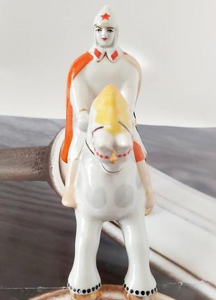 Статуэтка винтажная фарфоровая срср буновец