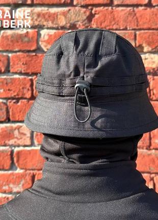 Тактическая панама с характерными короткими полями (черная на резинке)