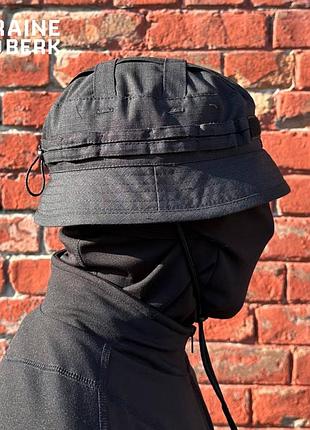 Тактическая панама с характерными короткими полями (черная на резинке)