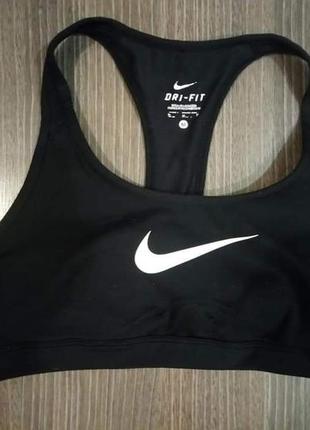 Спортивний топ nike dri-fit.