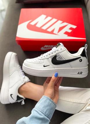 Трендовые женские и мужские кроссовки nike air force 1 ‘07 lv8 utility sneaker white black белые