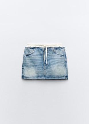 Контрастная джинсовая юбка trf4 фото