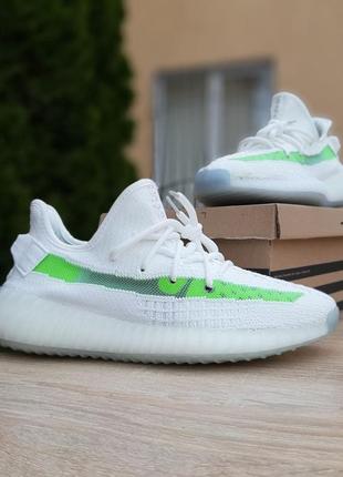 Жіночі кросівки adidas yeezy boost 350 v2 білі із салатовим знижка sale | smb