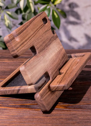 Органайзер-підставка з деревини грецького горіха для стандартних гаджетів «слайдер»5 фото