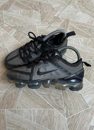 Кроссовки nike air vapormax plus 2019 gs grey black