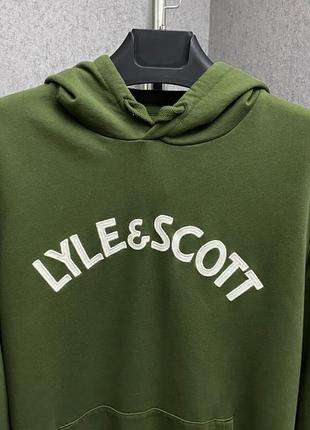 Зеленая толстовка от бренда lyle&scott3 фото