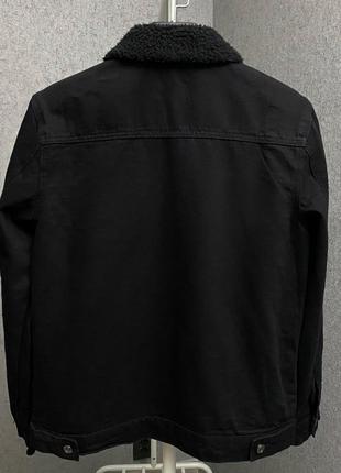 Чорна джинсова куртка від бренда boohoo man4 фото
