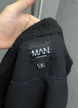 Чорна джинсова куртка від бренда boohoo man5 фото