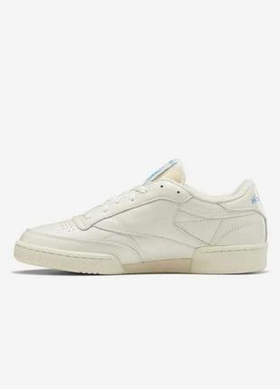 Кожаные кроссовки reebok classic club c 85 vintage
цвет бежевый gx3680-chalk/alab1 фото