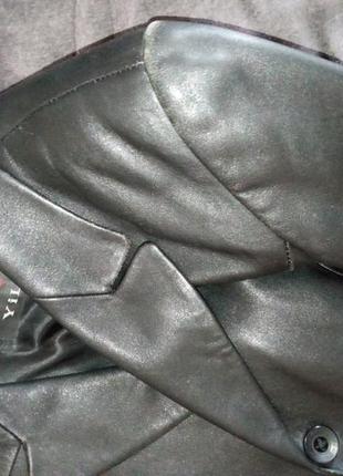 Черный кожаный винтажный пиджак4 фото