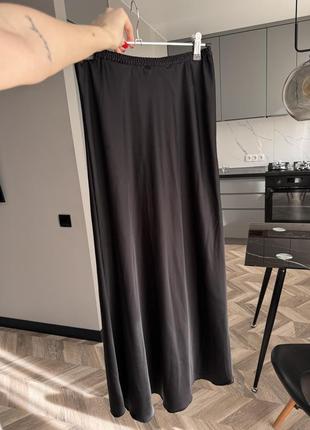 Сатиновая миди юбка черная1 фото
